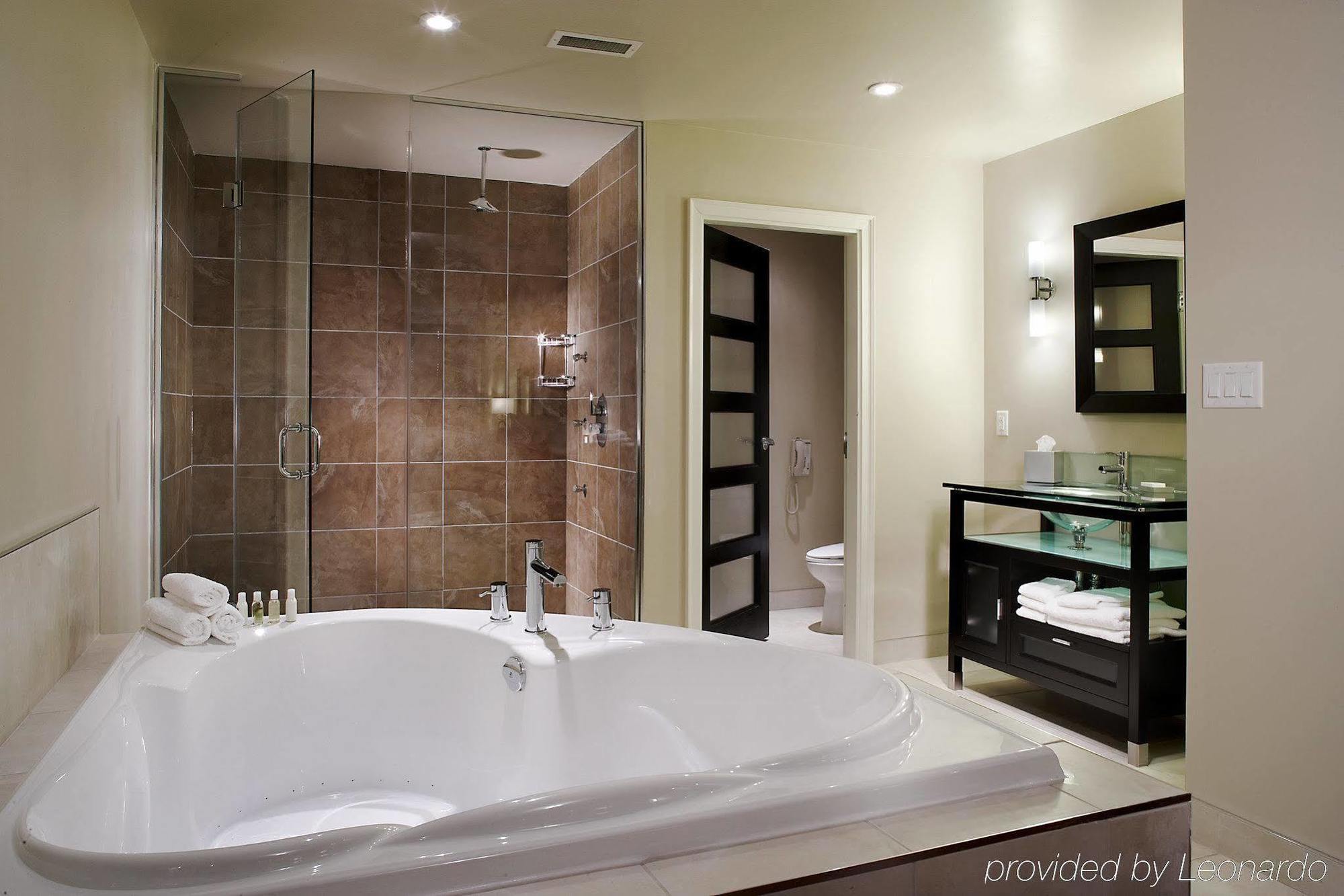 Sterling Inn & Spa ไนแอการาฟอลส์ ห้อง รูปภาพ